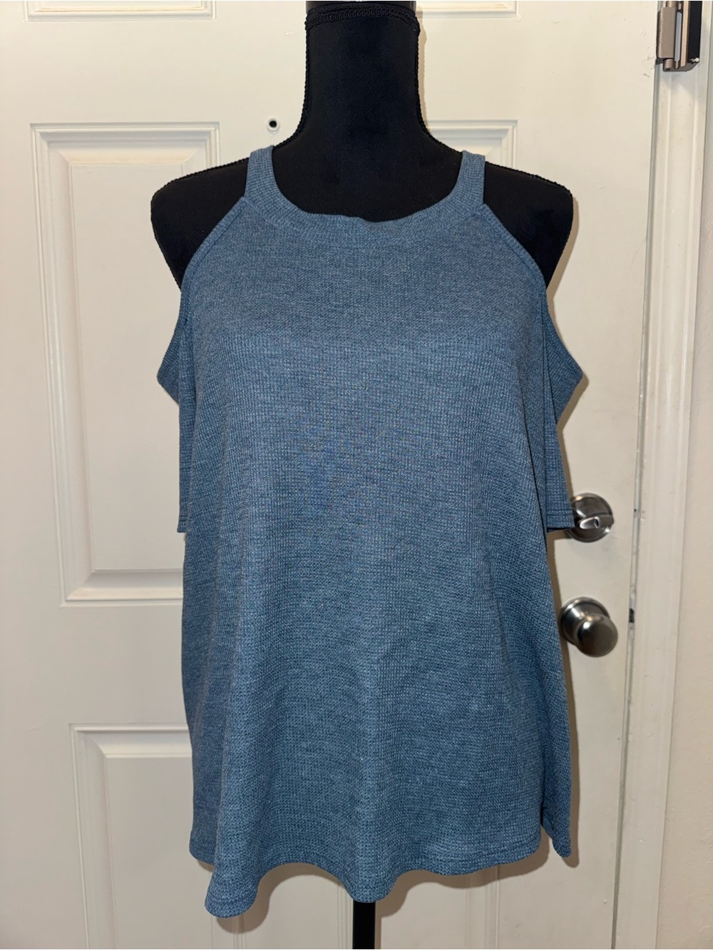 Sleeveless Cold-Shoulder Knit Tank Top in Dusty Blue 0067
